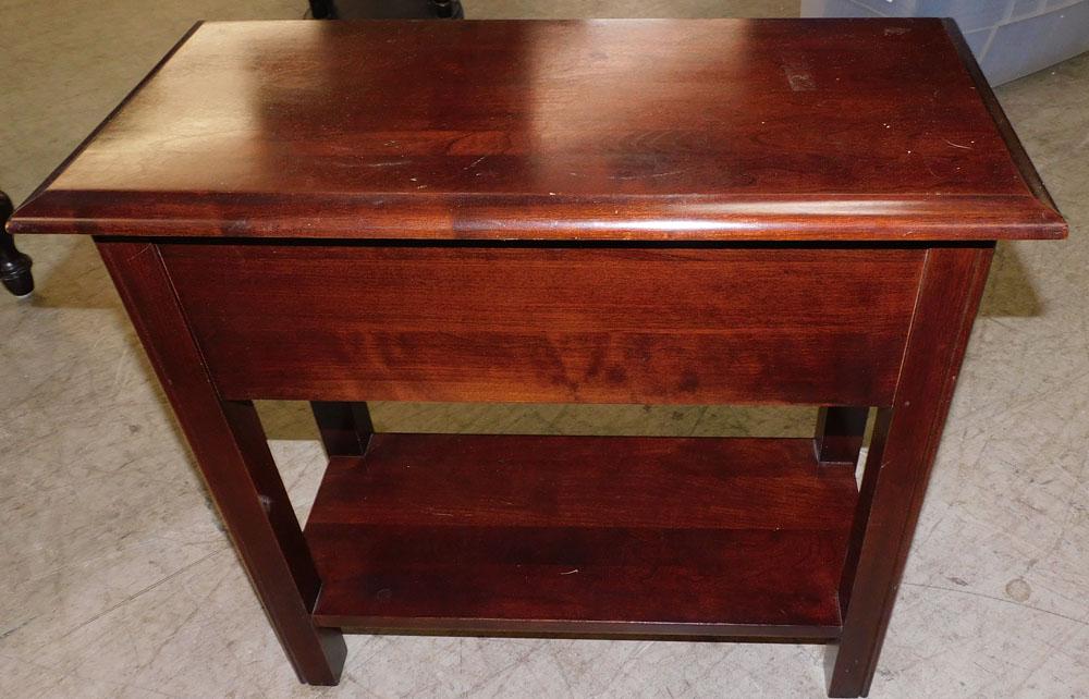 Cherry One Drawer End Table (1 of 3)