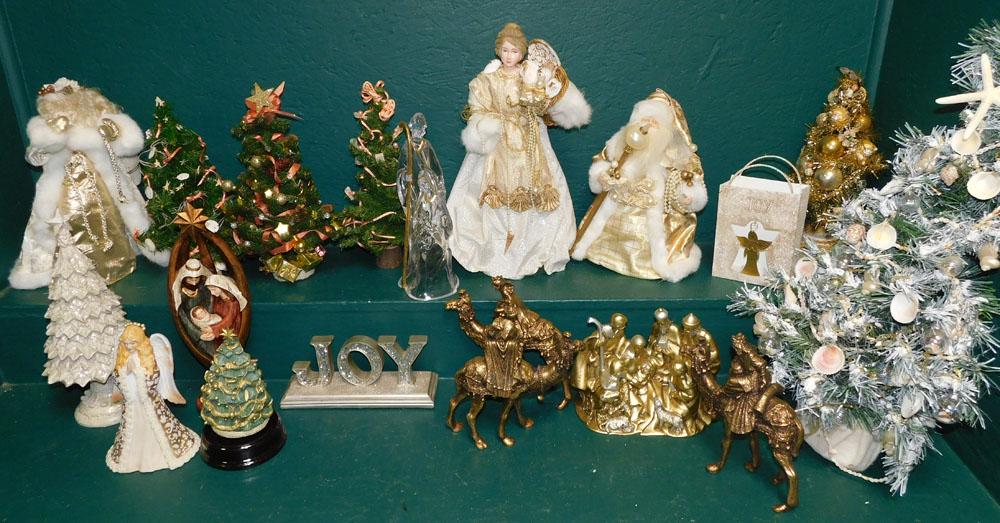 Lot Christmas Decorations: Lot Christmas Decorations. "ALL DESCRIPTIONS AND ANY CONDITION STATEMENT GIVEN BY LANGSTON AUCTION GALLERY ARE STRICTLY OPINIONS AND LANGSTON'S SHALL HAVE NO RESPONSIBILITY FOR ERRORS OR OMISSIONS. TH