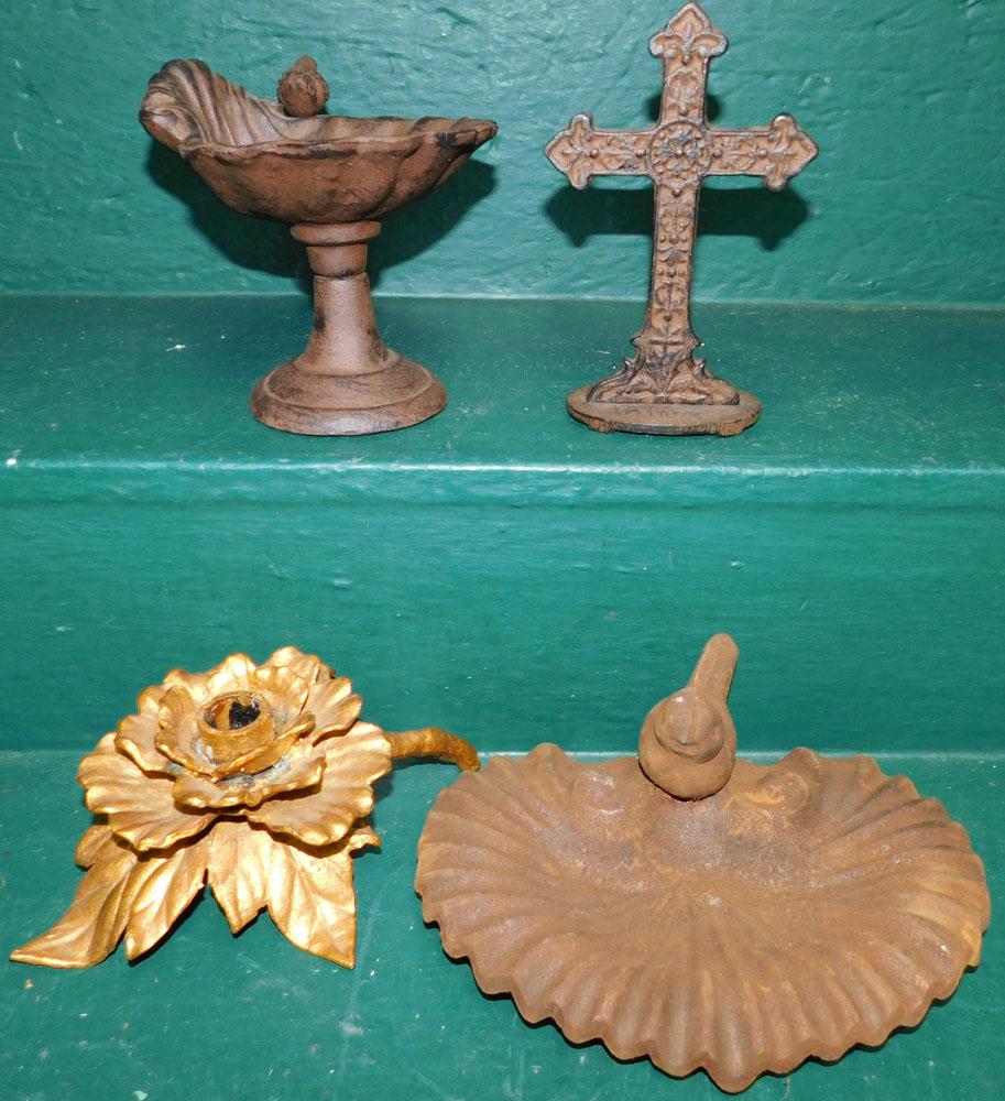 Lot Metal & Cast Iron Items: Lot Metal & Cast Iron Items. "ALL DESCRIPTIONS AND ANY CONDITION STATEMENT GIVEN BY LANGSTON AUCTION GALLERY ARE STRICTLY OPINIONS AND LANGSTON'S SHALL HAVE NO RESPONSIBILITY FOR ERRORS OR OMISSIONS.