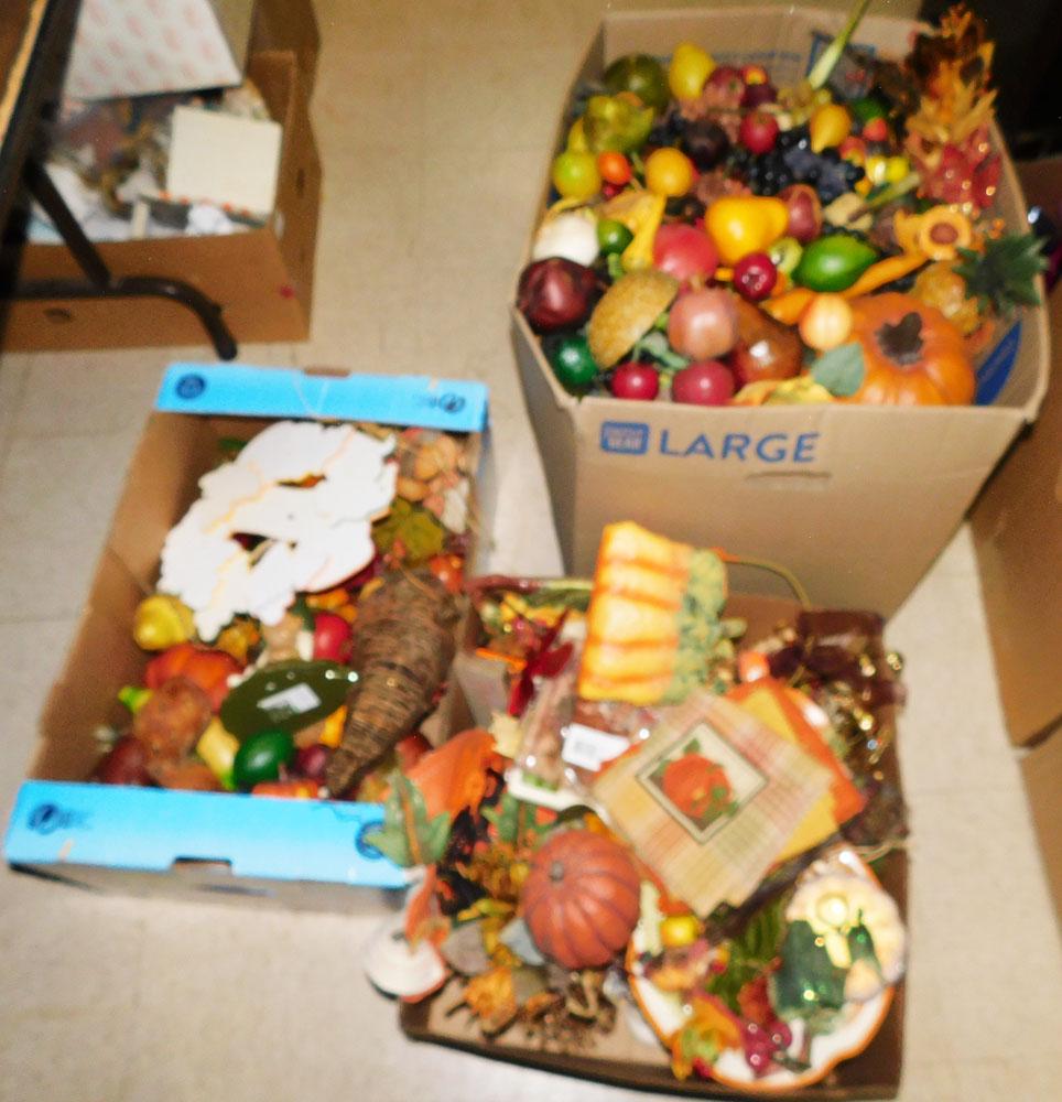 Lot Fall Decorative Items (1 of 4)