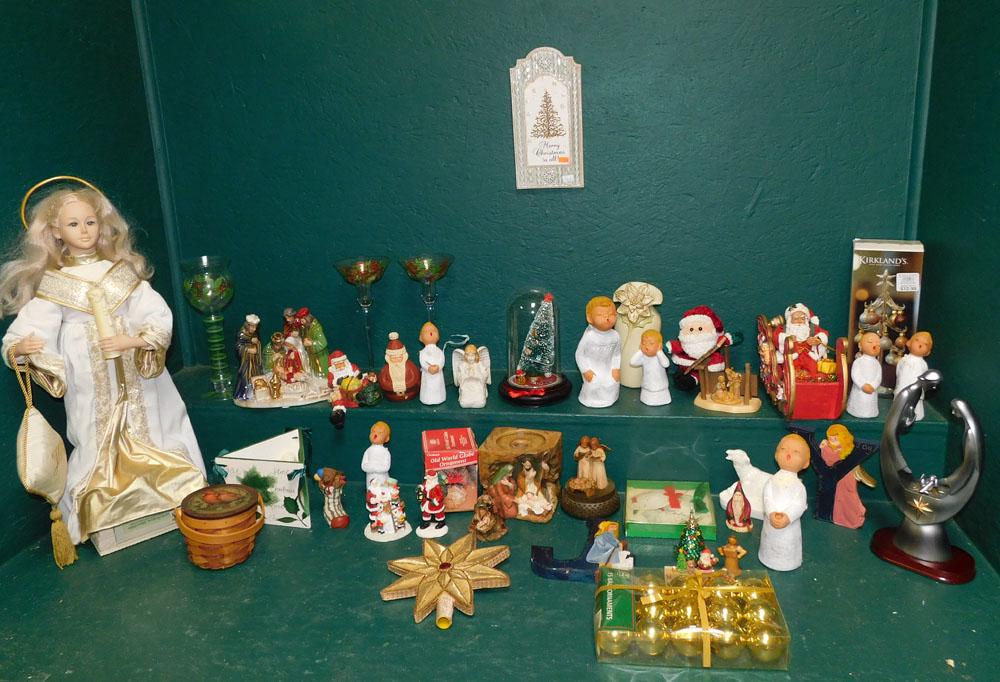 Lot Christmas Decorations: Lot Christmas Decorations. "ALL DESCRIPTIONS AND ANY CONDITION STATEMENT GIVEN BY LANGSTON AUCTION GALLERY ARE STRICTLY OPINIONS AND LANGSTON'S SHALL HAVE NO RESPONSIBILITY FOR ERRORS OR OMISSIONS. TH