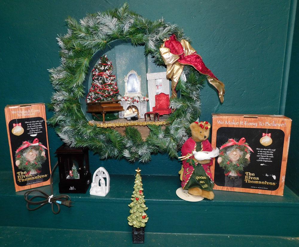 Lot Christmas Decorations: Lot Christmas Decorations. "ALL DESCRIPTIONS AND ANY CONDITION STATEMENT GIVEN BY LANGSTON AUCTION GALLERY ARE STRICTLY OPINIONS AND LANGSTON'S SHALL HAVE NO RESPONSIBILITY FOR ERRORS OR OMISSIONS. TH