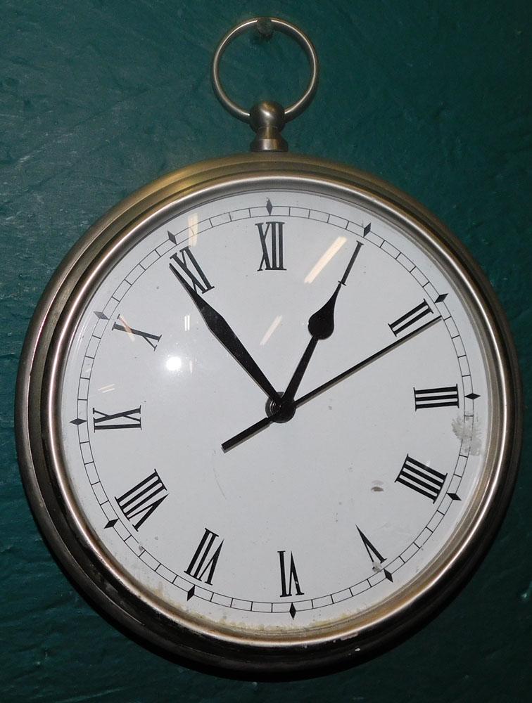 Heavy Pocket Watch Form Wall Clock (1 of 3)