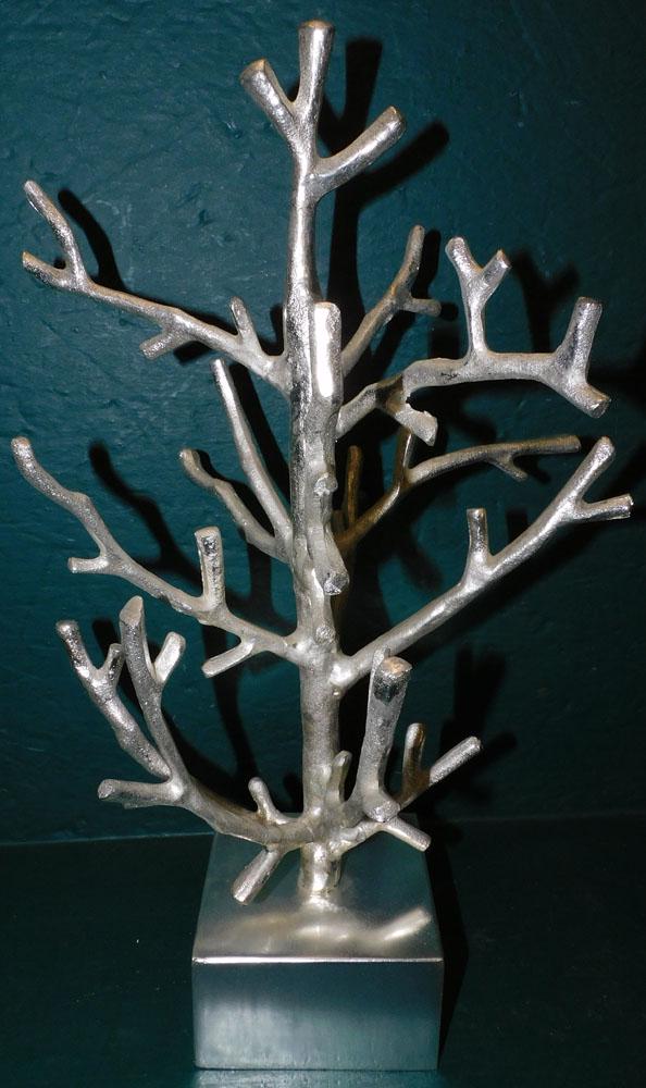 Cast Aluminum Decorative Tree: Cast Aluminum Decorative Tree. 17 1/2" H "ALL DESCRIPTIONS AND ANY CONDITION STATEMENT GIVEN BY LANGSTON AUCTION GALLERY ARE STRICTLY OPINIONS AND LANGSTON'S SHALL HAVE NO RESPONSIBILITY FOR ERRORS OR