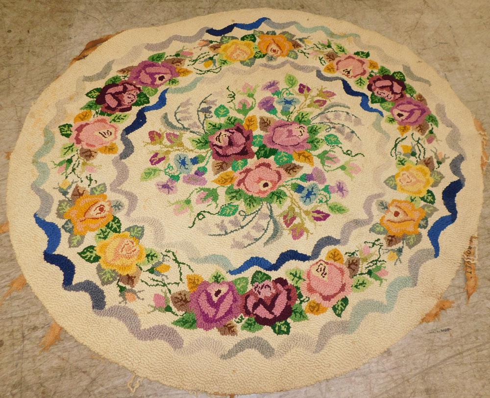 4' 6" X 5' 2" Handmade Hook Rug (1 of 3)