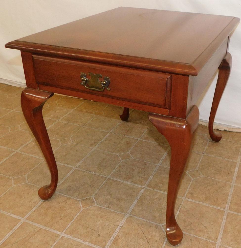 Cherry Queen Anne Style End Table (1 of 3)