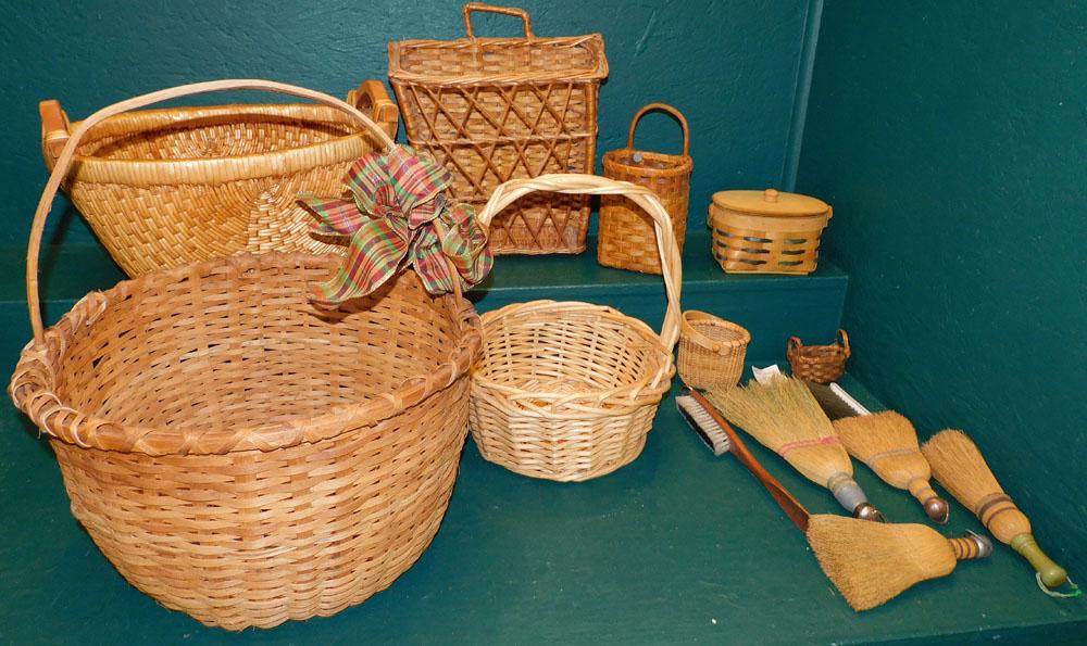 Lot Baskets & Brushes, (1 Split Oak) (1 of 5)