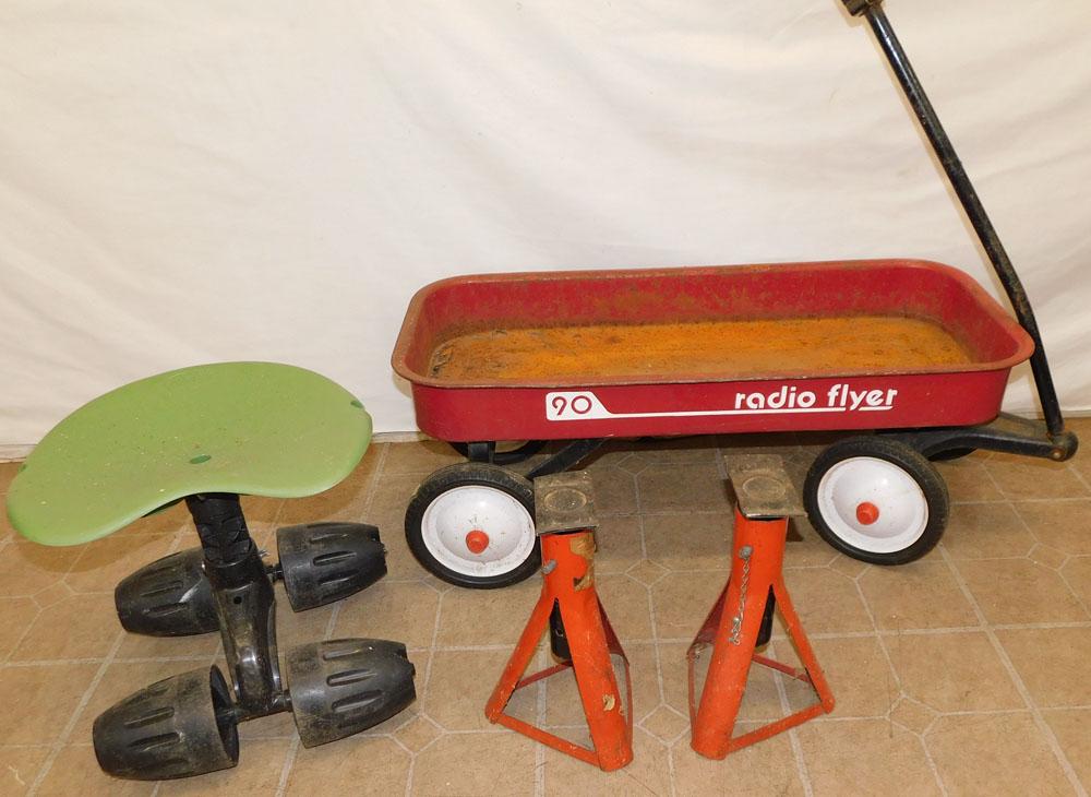 Radio Flyer Wagon - Garden Seat On Wheels - Pair Jack Stands (1 of 4)