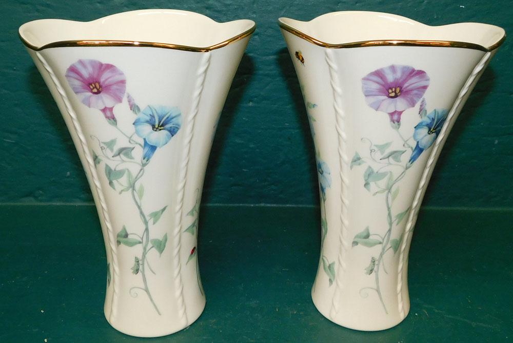 Pair of Lenox Porcelain Vases " Morningside Cottage": Pair of Lenox Porcelain Vases " Morningside Cottage". 8 1/4" H ALL DESCRIPTIONS AND ANY CONDITION STATEMENT GIVEN BY LANGSTON AUCTION GALLERY ARE STRICTLY OPINIONS AND LANGSTON'S SHALL HAVE NO RESPONS