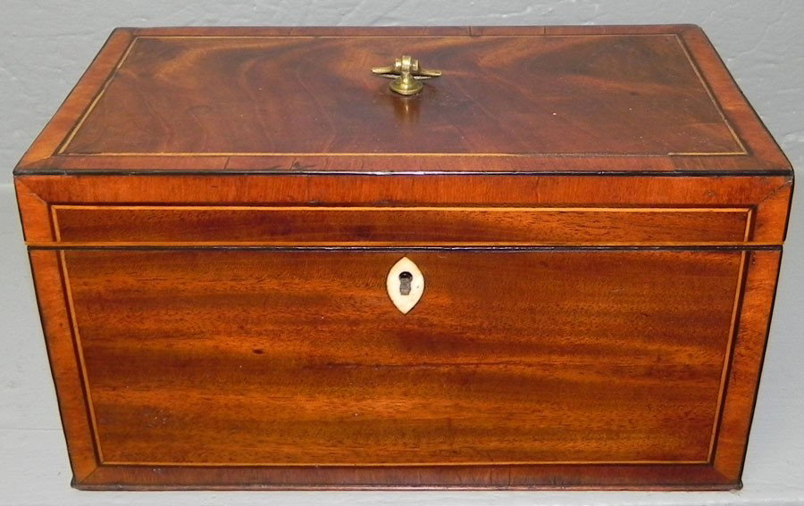Inlaid mahogany Hepplewhite tea caddy: Inlaid mahogany Hepplewhite tea caddy. 9 1/8" wide x 5" x 5"