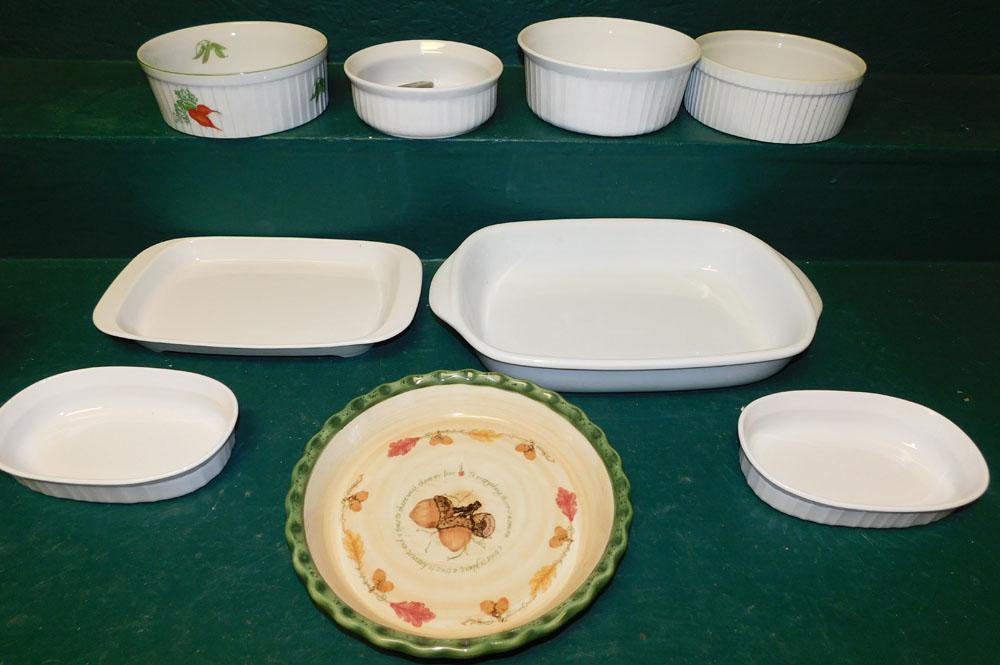 Lot of Porcelain Casseroles: Lot of Porcelain Casseroles . ALL DESCRIPTIONS AND ANY CONDITION STATEMENT GIVEN BY LANGSTON AUCTION GALLERY ARE STRICTLY OPINIONS AND LANGSTON'S SHALL HAVE NO RESPONSIBILITY FOR ERRORS OR OMISSIONS. 