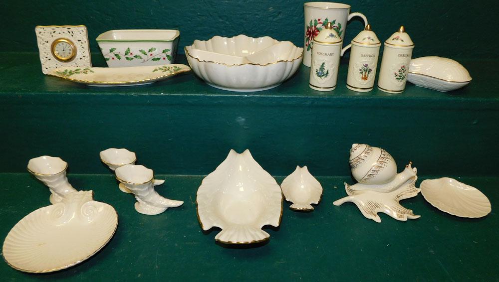 Lot of Lenox Porcelain Items: Lot of Lenox Porcelain Items . ALL DESCRIPTIONS AND ANY CONDITION STATEMENT GIVEN BY LANGSTON AUCTION GALLERY ARE STRICTLY OPINIONS AND LANGSTON'S SHALL HAVE NO RESPONSIBILITY FOR ERRORS OR OMISSIONS.