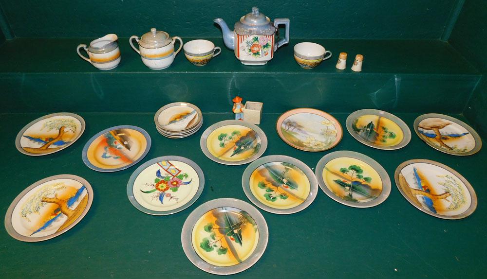 Lot of Japanese Porcelain Tea Set: Lot of Japanese Porcelain Tea Set. ALL DESCRIPTIONS AND ANY CONDITION STATEMENT GIVEN BY LANGSTON AUCTION GALLERY ARE STRICTLY OPINIONS AND LANGSTON'S SHALL HAVE NO RESPONSIBILITY FOR ERRORS OR OMISSI