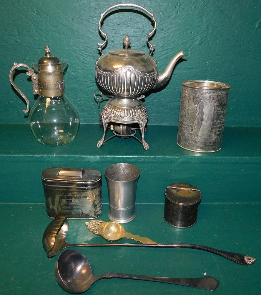 Lot of Silverplated Items: Lot of Silverplated Items . ALL DESCRIPTIONS AND ANY CONDITION STATEMENT GIVEN BY LANGSTON AUCTION GALLERY ARE STRICTLY OPINIONS AND LANGSTON'S SHALL HAVE NO RESPONSIBILITY FOR ERRORS OR OMISSIONS. TH