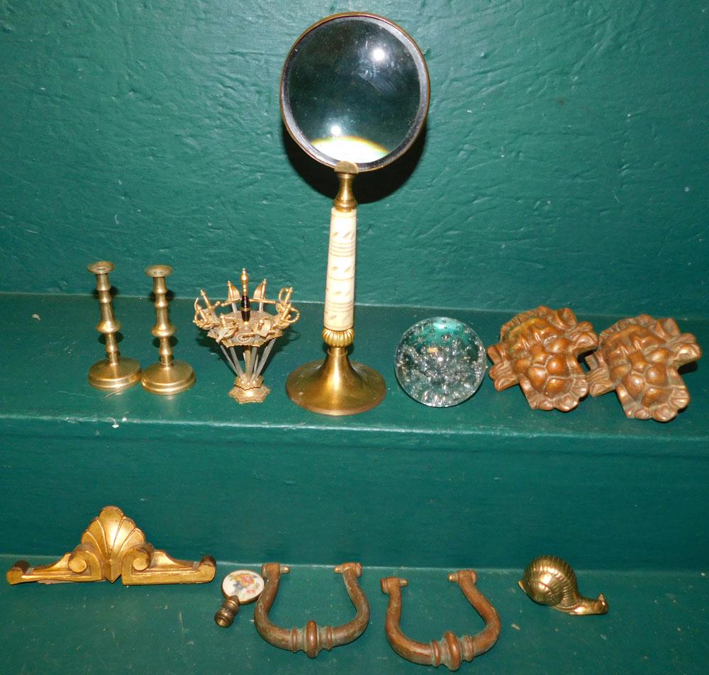 Lot of Brass Items: Lot of Brass Items . ALL DESCRIPTIONS AND ANY CONDITION STATEMENT GIVEN BY LANGSTON AUCTION GALLERY ARE STRICTLY OPINIONS AND LANGSTON'S SHALL HAVE NO RESPONSIBILITY FOR ERRORS OR OMISSIONS. THE ABSEN