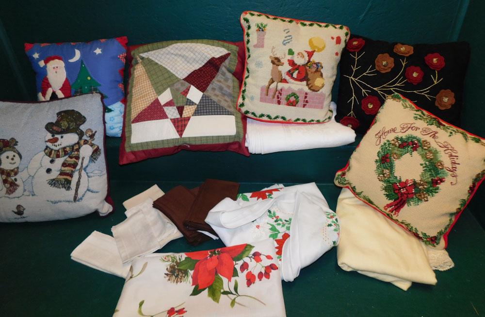 Lot of Linens & Pillows: Lot of Linens & Pillows . ALL DESCRIPTIONS AND ANY CONDITION STATEMENT GIVEN BY LANGSTON AUCTION GALLERY ARE STRICTLY OPINIONS AND LANGSTON'S SHALL HAVE NO RESPONSIBILITY FOR ERRORS OR OMISSIONS. THE 