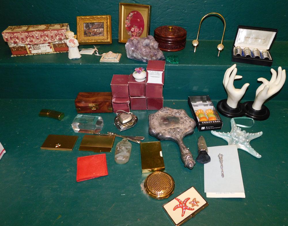Lot of Miscellaneous Decorative Items (1 of 7)