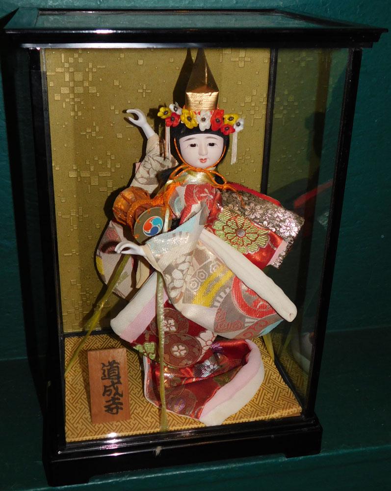 Oriental Doll in Black Lacquered Display Case (1 of 4)