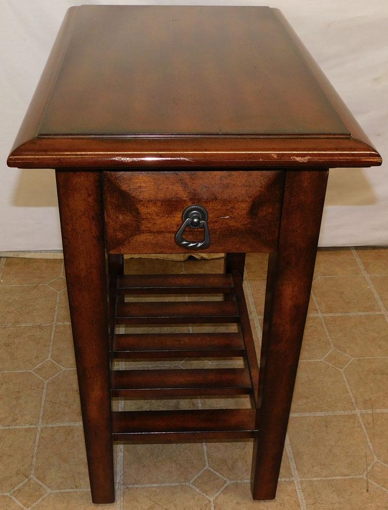 Mahogany One Drawer End Table (1 of 3)