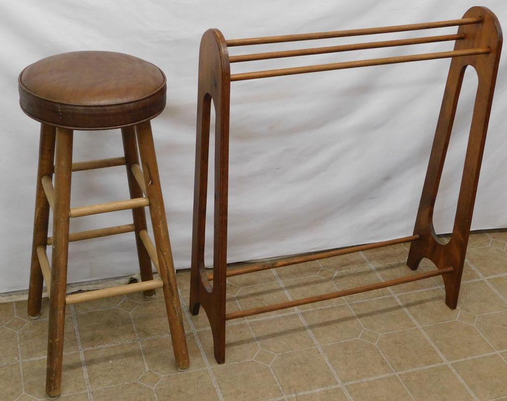 Pine Quilt Rack & Kitchen Stool (1 of 1)