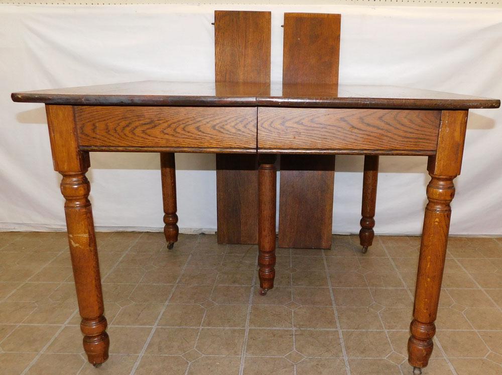 Antique Oak Dining Table with 2 Leaves (1 of 3)
