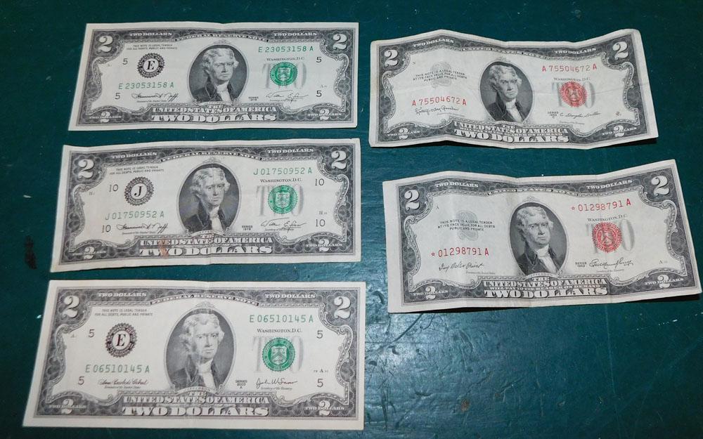 5 $2 Dollar Bills, (2 Red Seal) (1 of 5)
