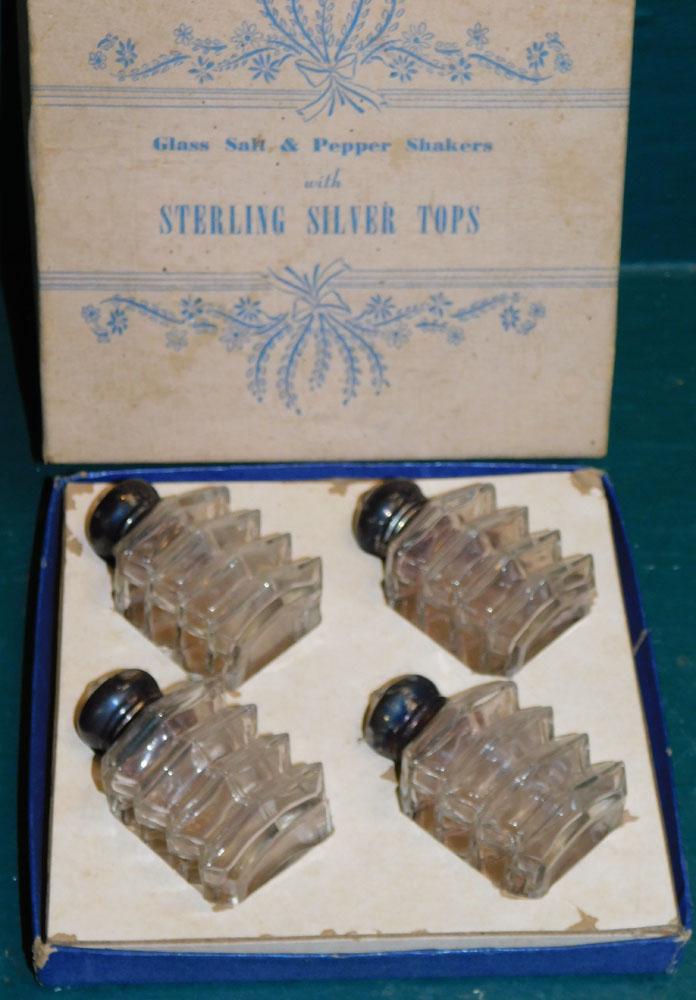 Set of 4 Sterling Top Salt & Pepper Shakers in Original Box (1 of 2)