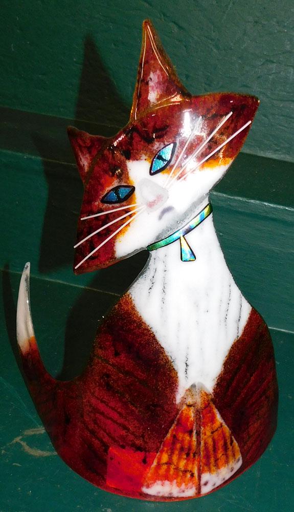 Signed Kiln Art Fused Glass Cat: Signed Kiln Art Fused Glass Cat. 12 3/4" H ALL DESCRIPTIONS AND ANY CONDITION STATEMENT GIVEN BY LANGSTON AUCTION GALLERY ARE STRICTLY OPINIONS AND LANGSTON'S SHALL HAVE NO RESPONSIBILITY FOR ERRORS O