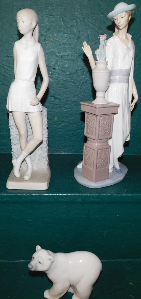 3 Lladro Porcelain Figurines (1 of 5)