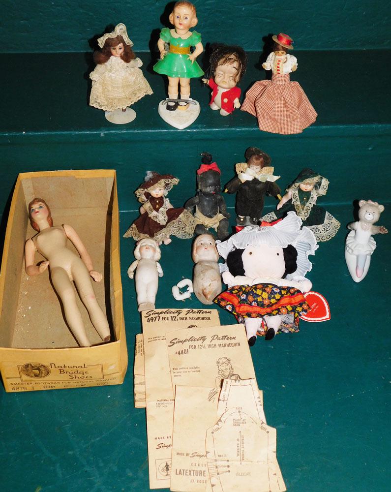 Lot of Antique & Vintage Miniature Porcelain & Composition Dolls & Doll Mannequin (1 of 6)