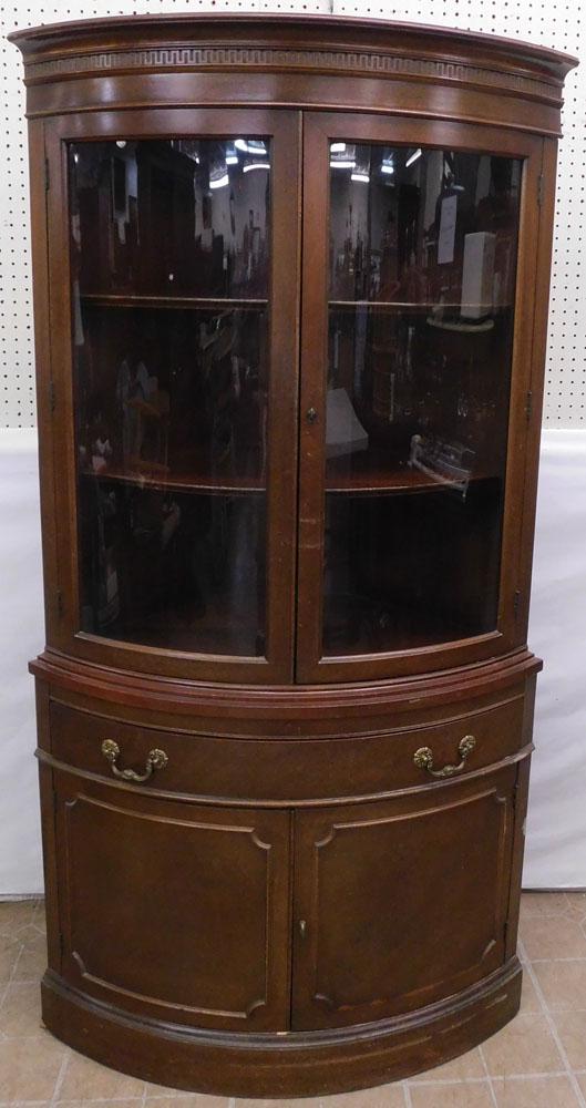 Mahogany Bow Front Corner Cabinet (1 of 4)