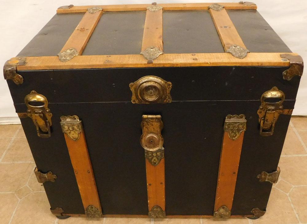 Antique Flat Top Trunk (1 of 5)