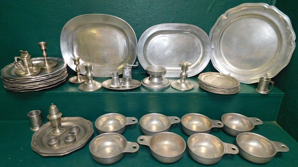 Lot Cast Aluminum Dinnerware (1 of 4)
