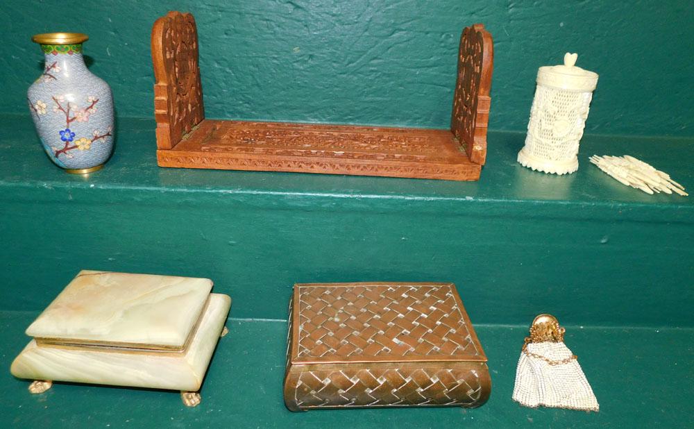 Lot Teak Wood Collapsible Bookend - Cloisonné Vase - Mesh Purse - Onyx Brass Dresser Box (1 of 6)
