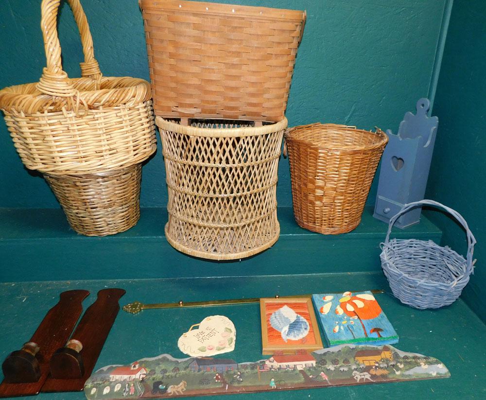 Lot Baskets & Wooden Items: Lot Baskets & Wooden Items. ALL DESCRIPTIONS AND ANY CONDITION STATEMENT GIVEN BY LANGSTON AUCTION GALLERY ARE STRICTLY OPINIONS AND LANGSTON'S SHALL HAVE NO RESPONSIBILITY FOR ERRORS OR OMISSIONS. TH
