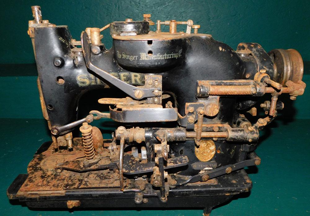 Steam Punk Singer Sewing Machine (1 of 5)