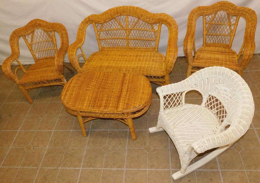 5 Pieces of Child's Wicker Furniture (1 of 2)