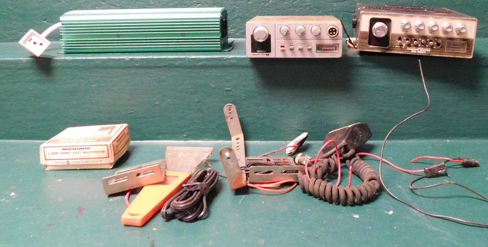 Lot Vintage Electronics (1 of 2)