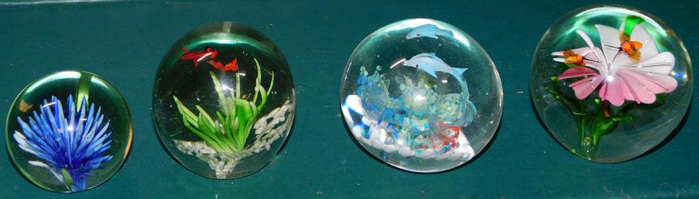 4 Art Glass Paperweights: 4 Art Glass Paperweights. ALL DESCRIPTIONS AND ANY CONDITION STATEMENT GIVEN BY LANGSTON AUCTION GALLERY ARE STRICTLY OPINIONS AND LANGSTON'S SHALL HAVE NO RESPONSIBILITY FOR ERRORS OR OMISSIONS.