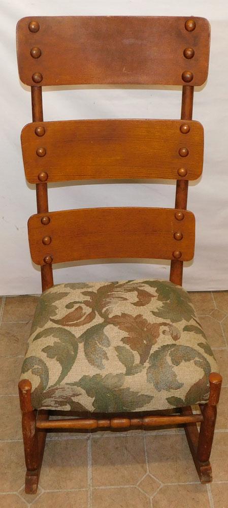 Antique Oak Rocker (1 of 2)