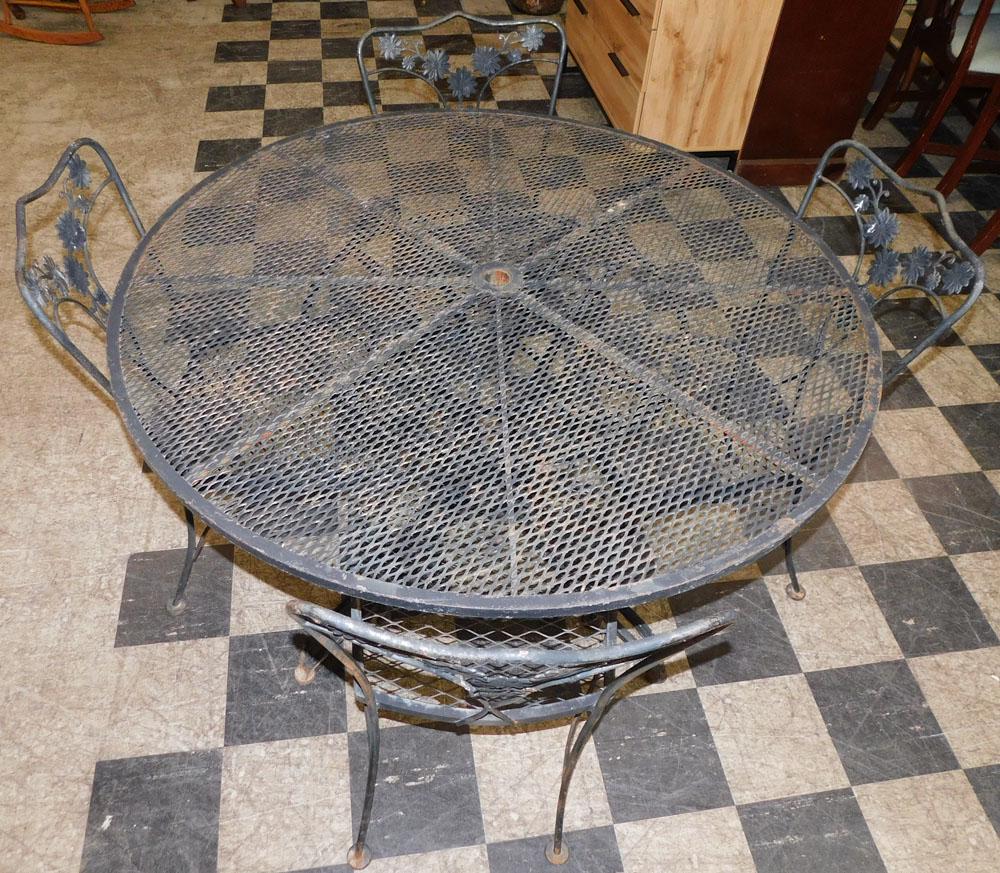 5 Pc Painted Wrought Iron Patio Furniture Auction