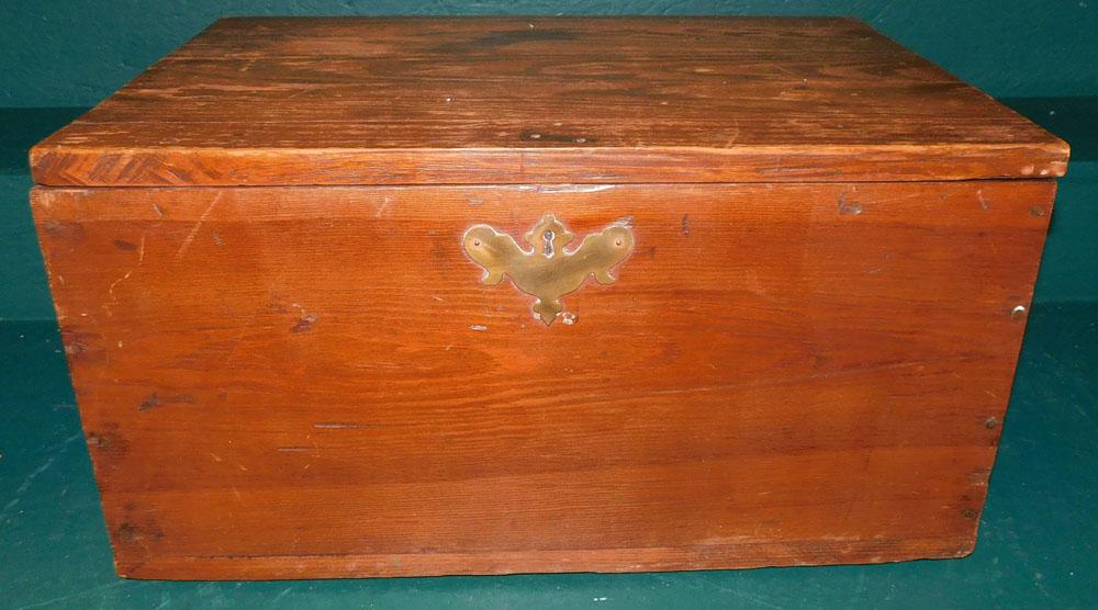 Antique Pine Box (1 of 4)