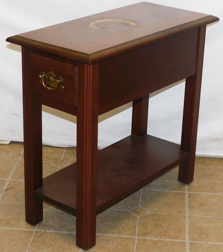 Cherry One Drawer End Table (1 of 4)