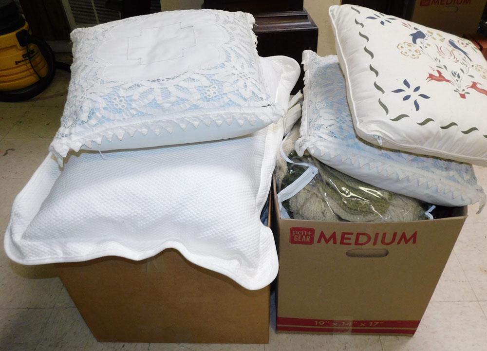 Lot Linens & Pillows: Lot Linens & Pillows. "ALL DESCRIPTIONS AND ANY CONDITION STATEMENT GIVEN BY LANGSTON AUCTION GALLERY ARE STRICTLY OPINIONS AND LANGSTON'S SHALL HAVE NO RESPONSIBILITY FOR ERRORS OR OMISSIONS. THE ABS