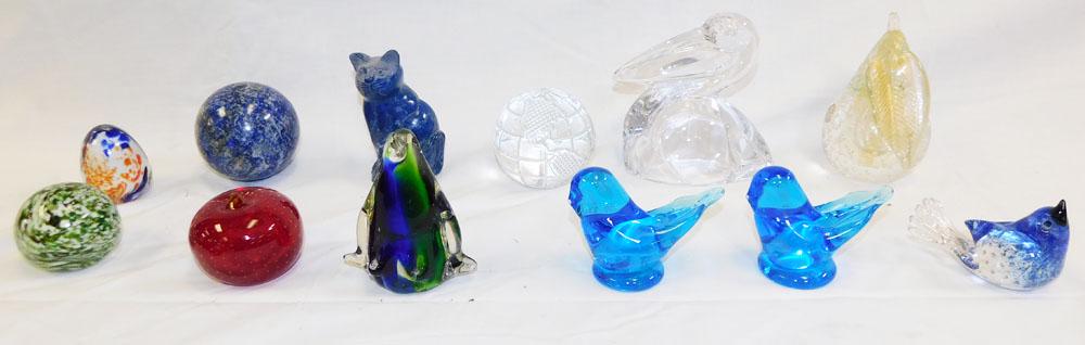 Lot Art Glass Items Paperweights (1 of 3)