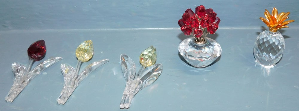 5 Swarvoski Crystal Flowers & Pineapple (1 of 4)