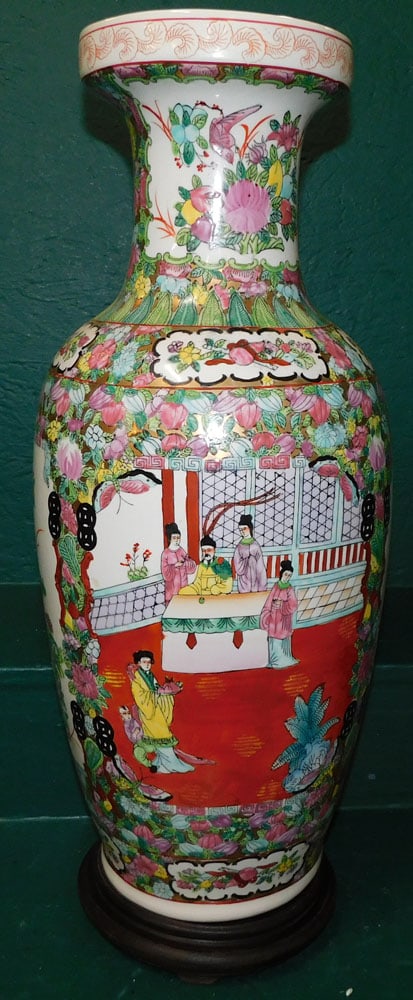 Large Rose Medallion Style Vase on Stand (1 of 7)