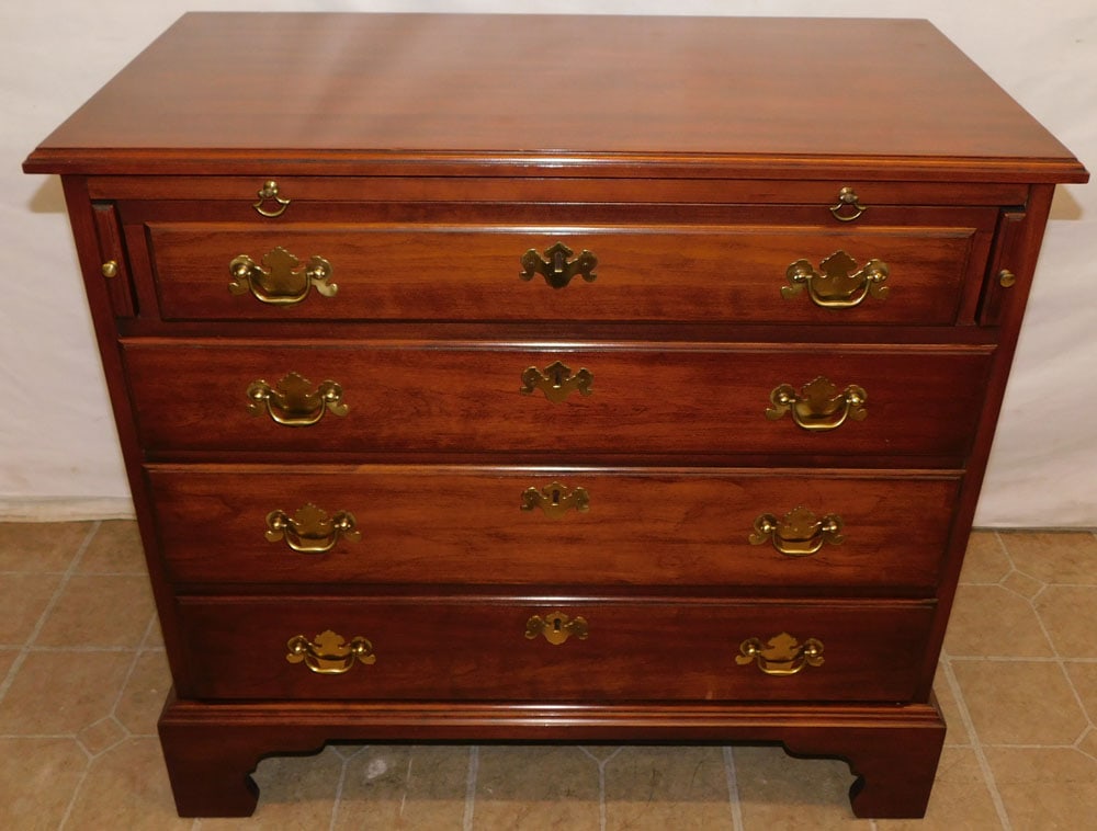Cherry 4 Drawer Bachelors Chest with Carrying Handles & Pull Out Slide by Henkel Harris (1 of 8)