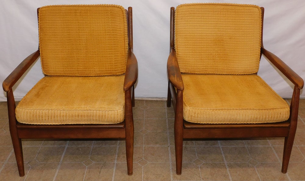 Pair of Mid Century Walnut End Tables by Stanley Furniture (1 of 7)