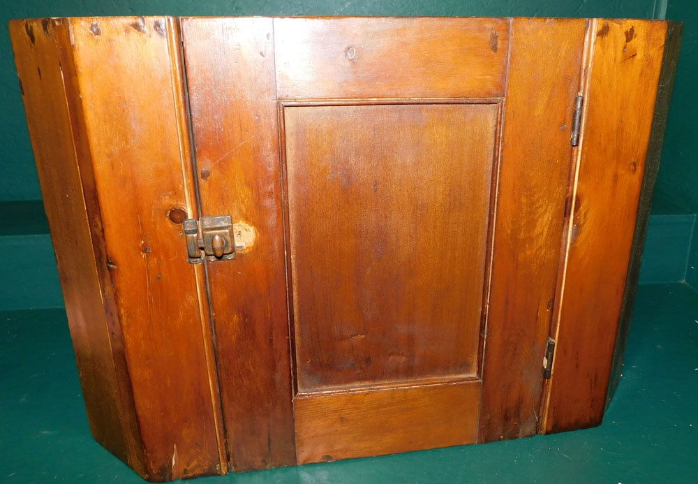 Pine Primitive Hanging Corner Cabinet (1 of 4)